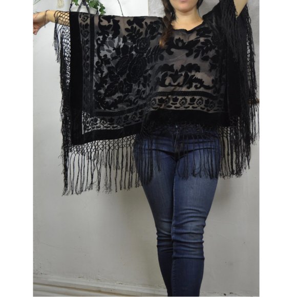 Saldana Vintage Poncho - Picture 2 of 3